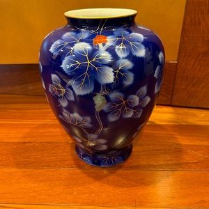 10” c1960 Fukagawa Seiji Arita Vase